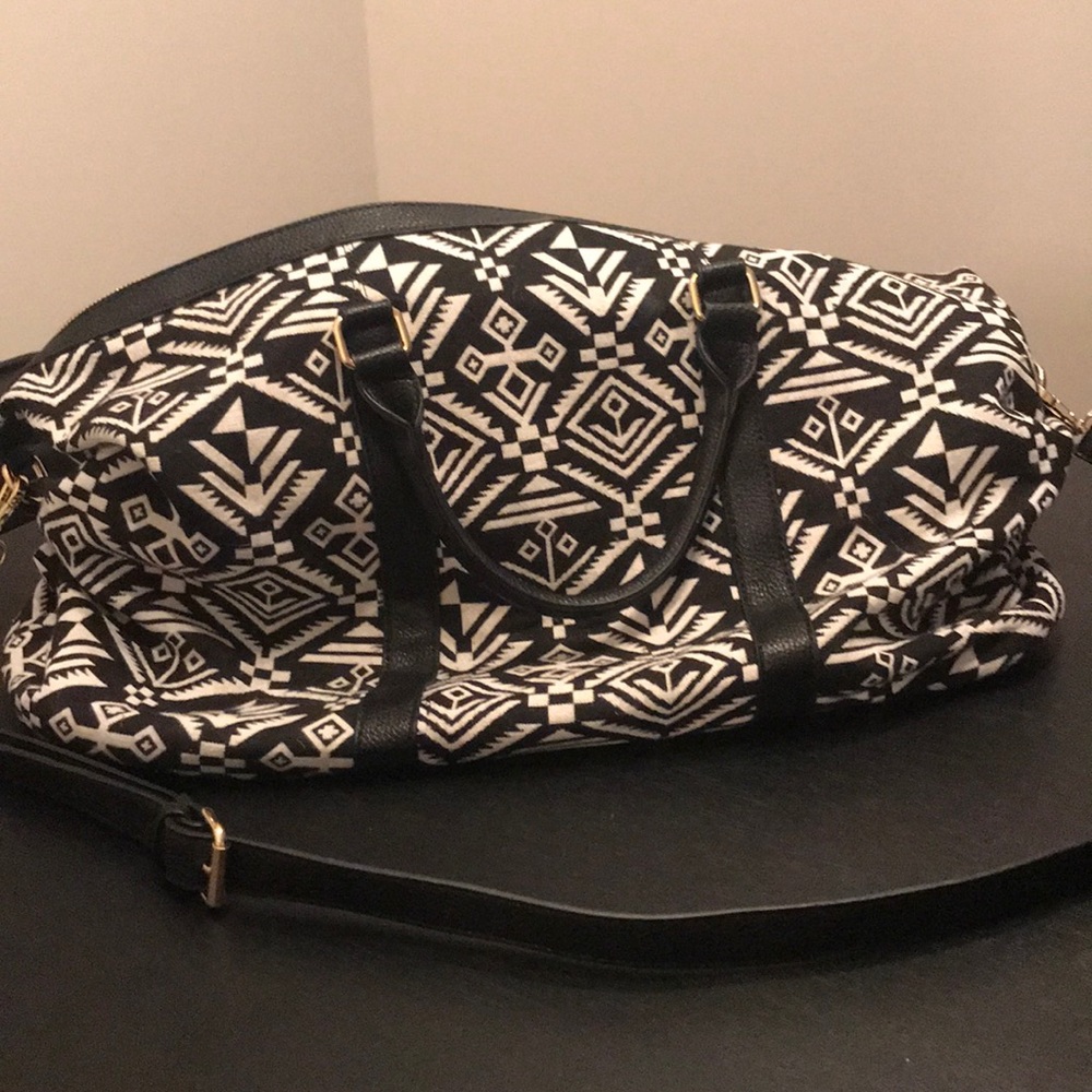 Geo patterned weekender bag